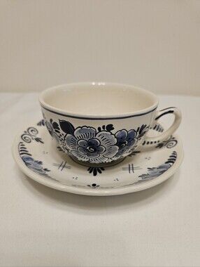 Delft Blue teacup and saucer set,Royal Goedewaagen